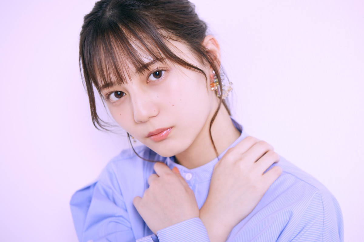 日向坂46・小坂菜緒、初ソロ写真集で見せる「今までできなかった表情」