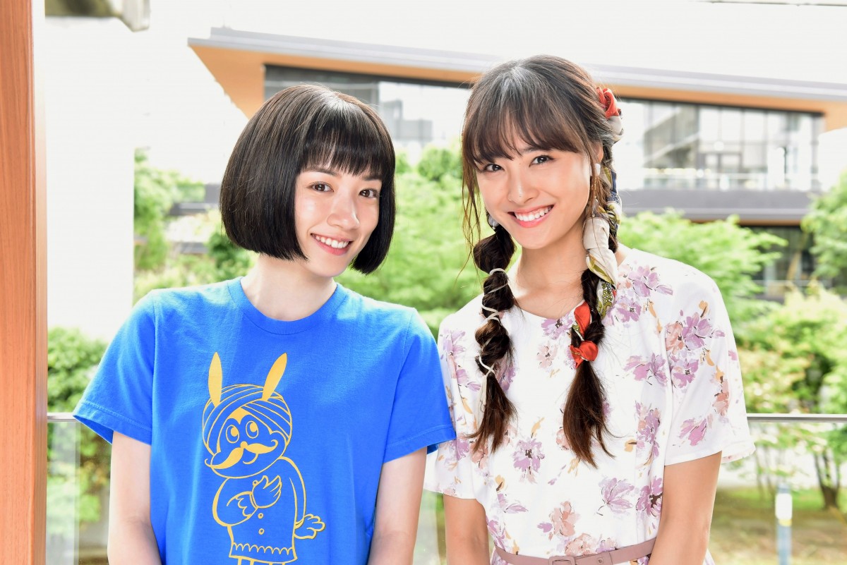 ドラマ『ハコヅメ ～たたかう！交番女子～』（左から）永野芽郁、大友花恋