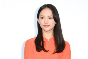 『夏への扉 ―キミのいる未来へ―』初日舞台に登場した清原果耶