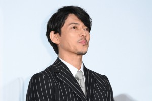 『夏への扉 ―キミのいる未来へ―』初日舞台に登場した藤木直人