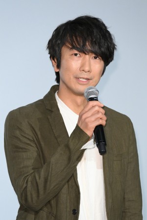 『夏への扉 ―キミのいる未来へ―』初日舞台に登場した眞島秀和