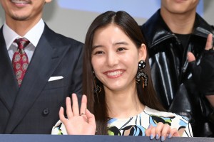 ドラマ『ボクの殺意が恋をした』制作発表記者会見に登場した新木優子