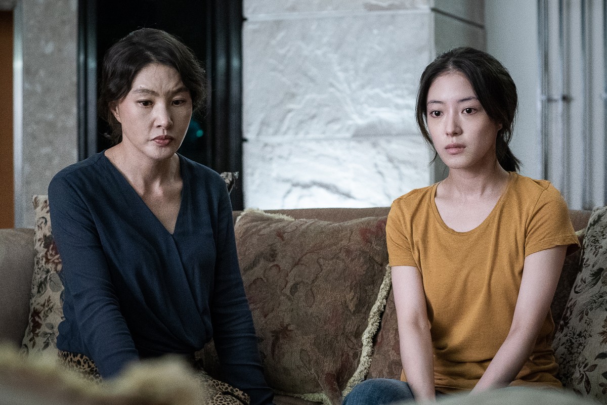 このホテルには“何か” がある　韓国3世代女優共演ホラー『ホテルレイク』公開決定