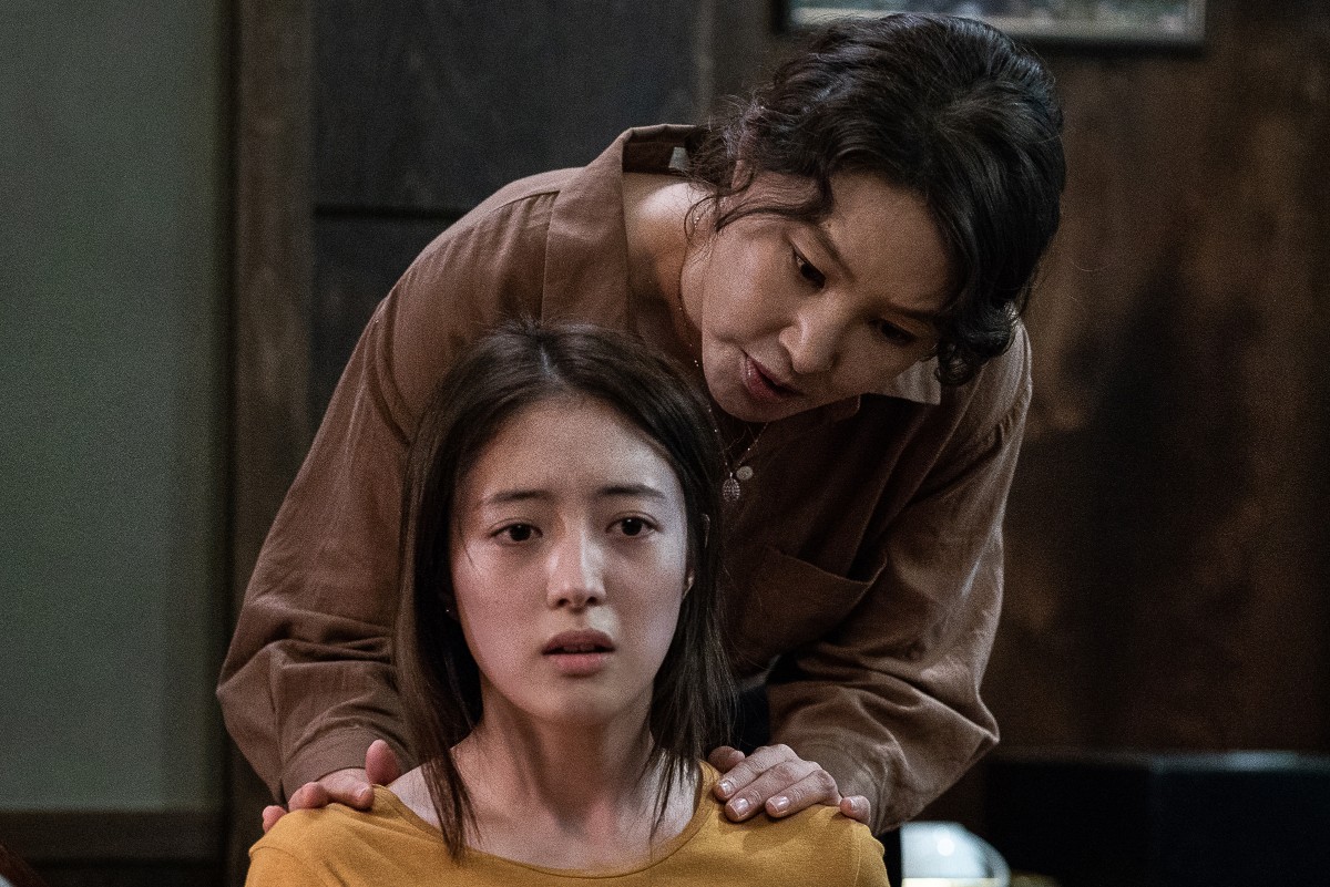 このホテルには“何か” がある　韓国3世代女優共演ホラー『ホテルレイク』公開決定