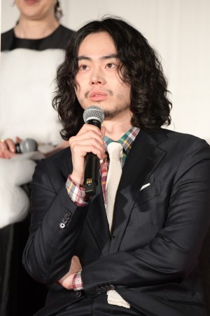 映画『キネマの神様』完成披露舞台あいさつに登場した菅田将暉