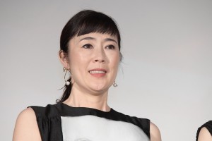 映画『キネマの神様』完成披露舞台あいさつに登場した寺島しのぶ