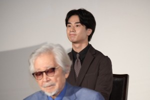 映画『キネマの神様』完成披露舞台あいさつに登場した前田旺志郎