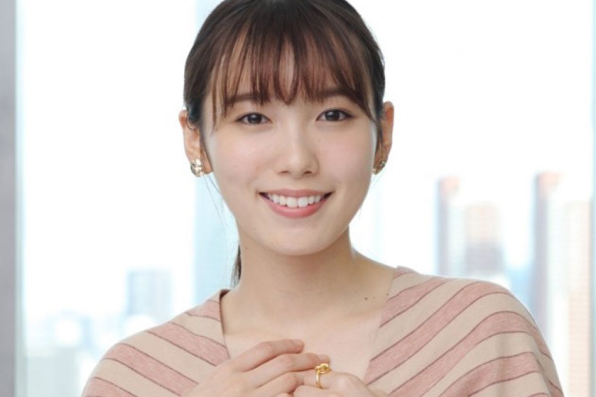 飯豊まりえが“ボッチ飯”を食べつくすひねくれ女に