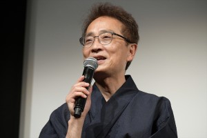 映画『星空のむこうの国』七夕直前完成披露試写会舞台あいさつイベントに登壇した小中和哉監督