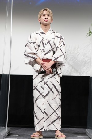 映画『星空のむこうの国』七夕直前完成披露試写会舞台あいさつイベントに登壇した佐藤友祐（lol ‐エルオーエル‐）