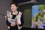 アニメ映画『岬のマヨイガ』キワさん役を演じる大竹しのぶのアフレコの様子