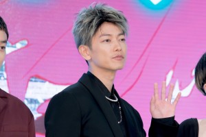 映画『竜とそばかすの姫』完成報告会見に登場した佐藤健