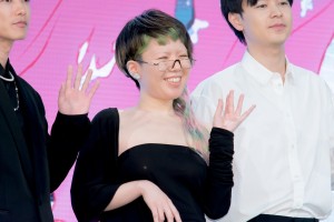 映画『竜とそばかすの姫』完成報告会見に登場した中村佳穂