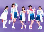 「ヤングジャンプ」（集英社）32号の表紙＆巻頭＆センターグラビアに登場　ラブライブ！Liella！　緑色着用・ペイトン尚未、水色着用・Liyuu（りーゆう）、オレンジ着用・伊達さゆり ピンク着用・岬なこ、青色着用・青山なぎさ