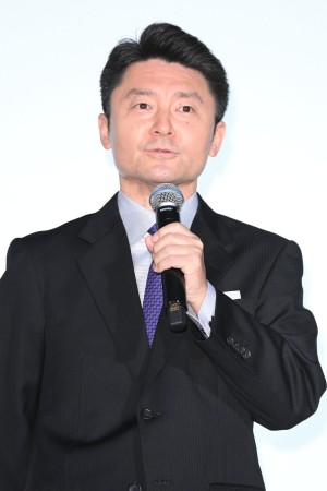 『映画 太陽の子』完成披露試写会舞台あいさつに登場した黒崎博監督