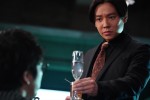 ABEMAオリジナルシリーズ新作ドラマ『酒癖50』場面写真（小出恵介）