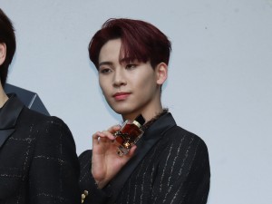 イヴ・サンローラン・ボーテ presents JO1 オンライン ゲリラライブに登場した