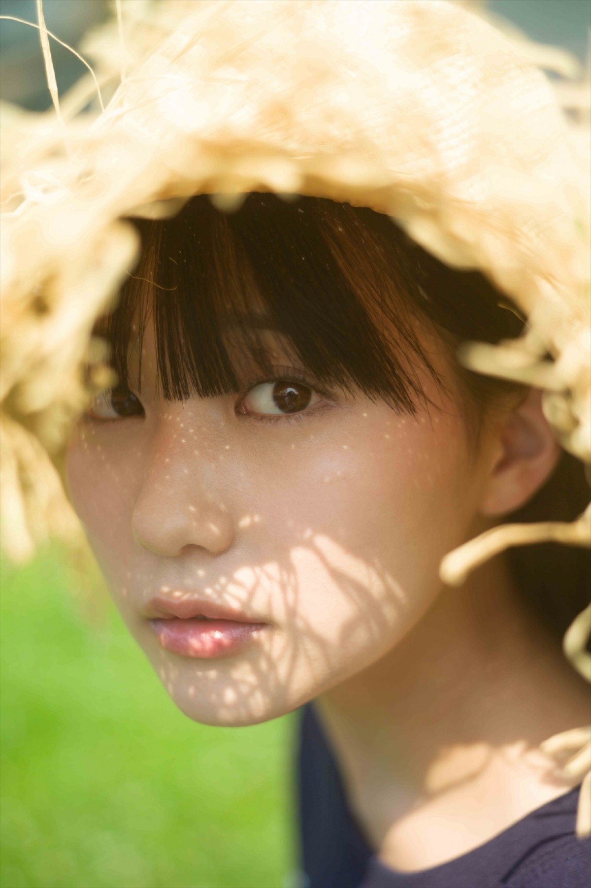 HKT48・田中美久、20歳の誕生日に初写真集　水着、寝起きスッピン、温泉カットも収録