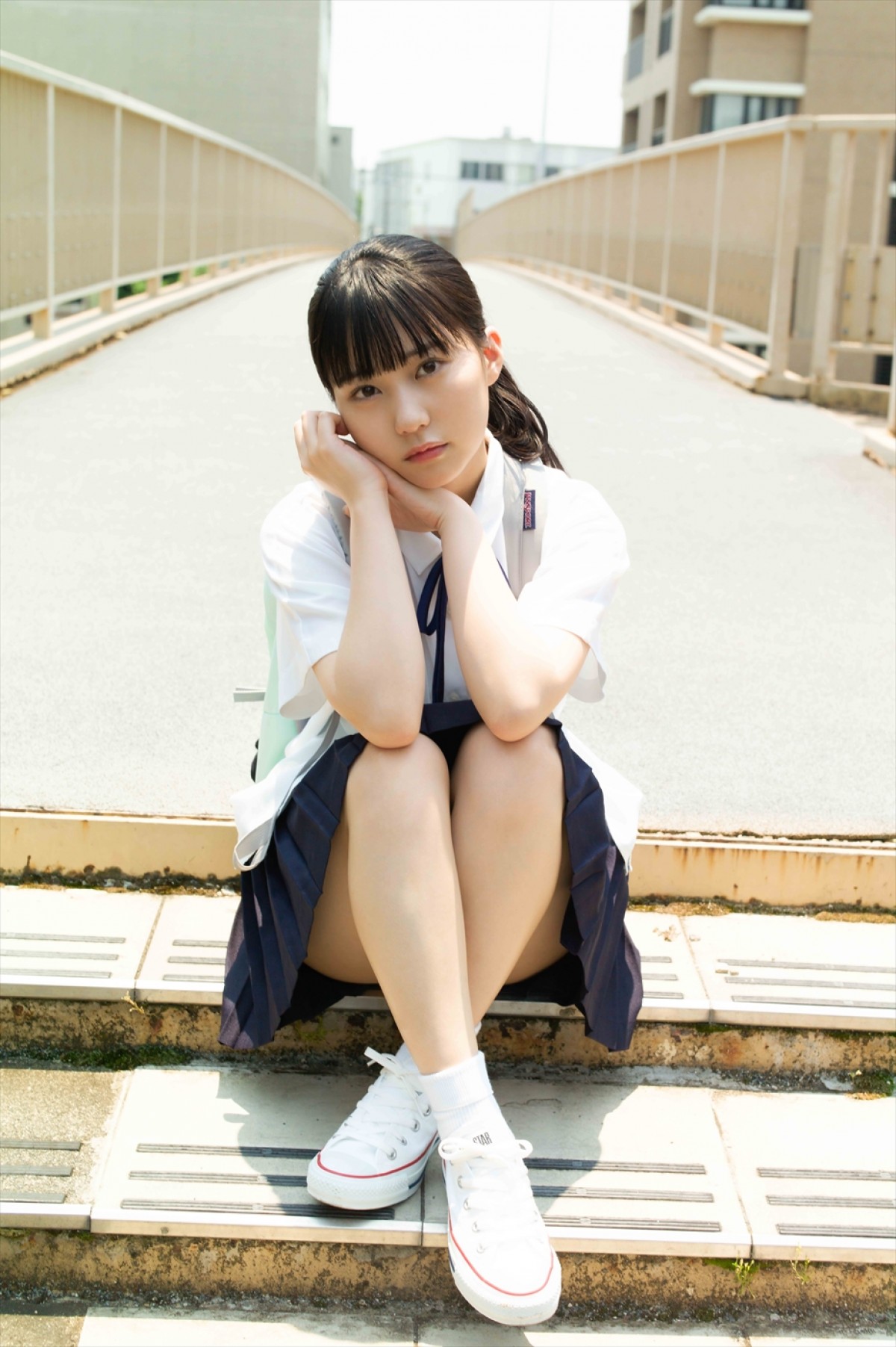 HKT48・田中美久、20歳の誕生日に初写真集　水着、寝起きスッピン、温泉カットも収録