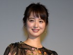 【写真】佐々木希、レアな“デコ出し”ヘアスタイルに反響「かわいすぎる」