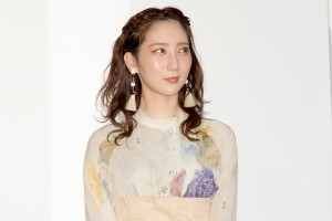 映画『100日間生きたワニ』初日舞台あいさつに登場したファーストサマーウイカ