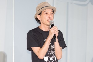 映画『100日間生きたワニ』初日舞台あいさつに登場した上田慎一郎監督