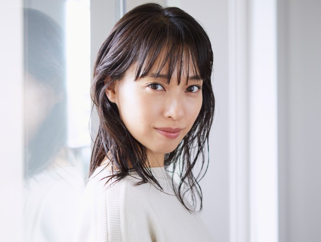 戸田恵梨香 上目づかいのオフショットに反響 姉さん素敵過ぎ マジで癒される 21年7月10日 写真 エンタメ ニュース クランクイン