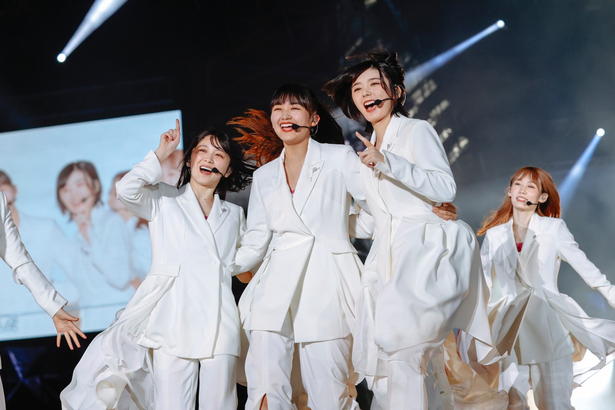 櫻坂46・日向坂46、合同ライブで“改名前楽曲”を披露　会場は一面“緑色”に＜W-KEYAKI FES. 2021＞