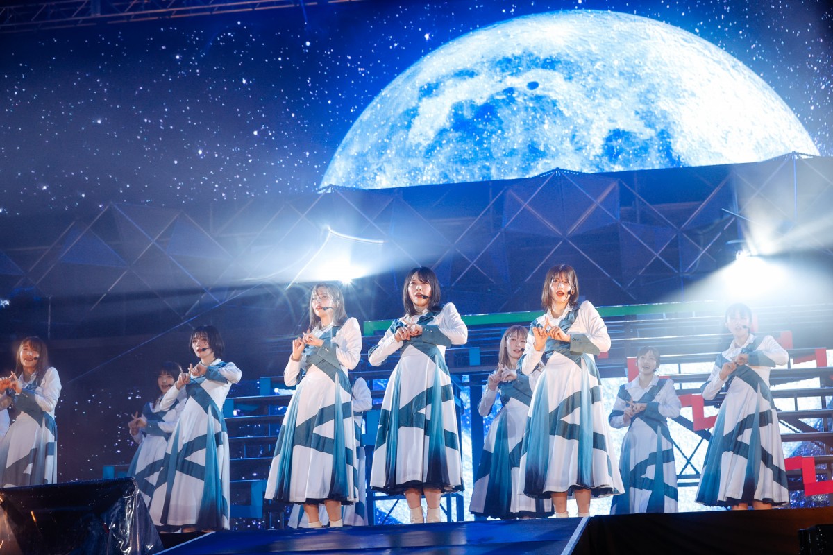 櫻坂46・日向坂46、合同ライブで“改名前楽曲”を披露　会場は一面“緑色”に＜W-KEYAKI FES. 2021＞