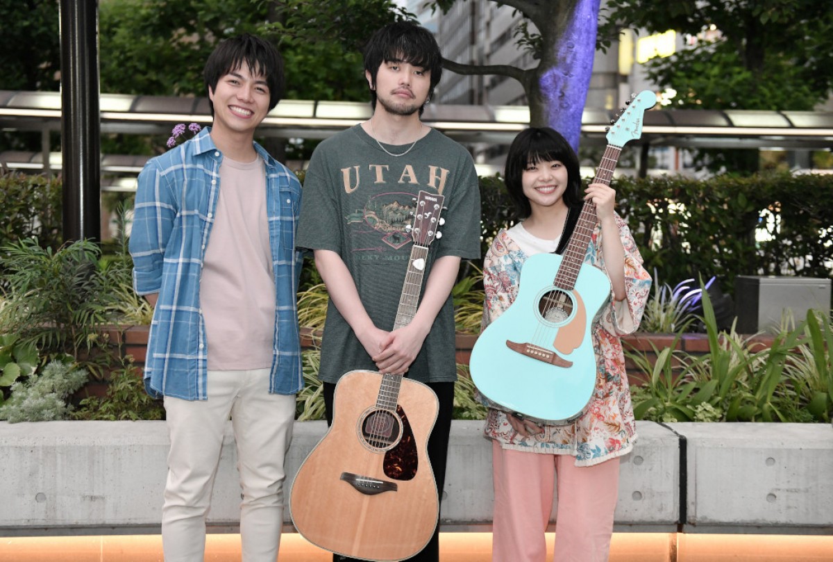 ドラマ『#家族募集します』(左から)主演の重岡大毅、第2話にゲスト出演するKing Gnuの井口理、岸井ゆきの
