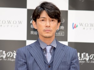 ドラマ『黒鳥の湖』完成報告会に登場した藤木直人