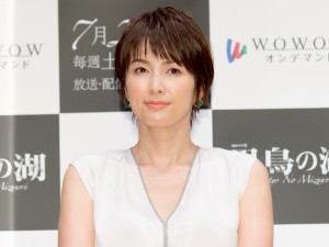 ドラマ『黒鳥の湖』完成報告会に登場した吉瀬美智子