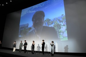 映画『竜とそばかすの姫』初日舞台あいさつにカンヌから生中継で登場した細田守監督