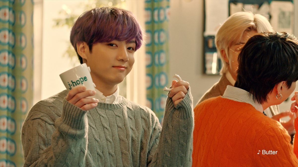BTSが魔法でスマイルを生み出す7人兄弟に！　シットコム仕立ての新CM全5篇登場