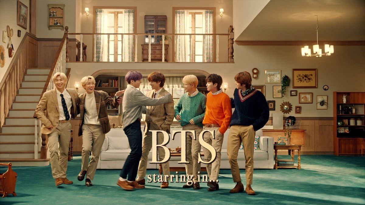 BTSが魔法でスマイルを生み出す7人兄弟に！　シットコム仕立ての新CM全5篇登場
