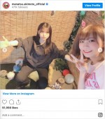 （左から）齋藤飛鳥、秋元真夏　※「秋元真夏」インスタグラム