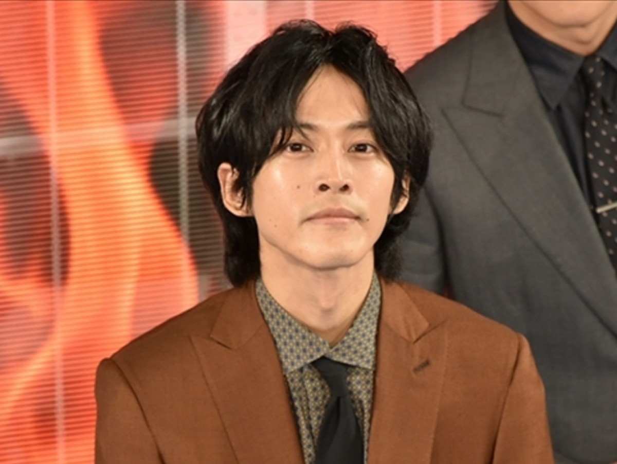 松坂桃李、役所広司から孤狼ライター受け継ぐ「個人的にお守りのように」