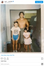 幼少期の吉田沙保里（右）と現役時代の長州力（中央）の貴重な写真　※「吉田沙保里」インスタグラム