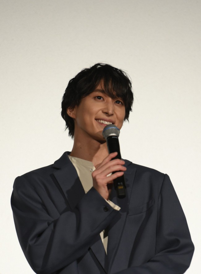 佐久間大介 三森すずこ 白蛇 縁起 Snow Man絶賛 メンバーとして誇らしい 21年7月27日 写真 映画 ニュース クランクイン