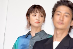 ドラマ『上下関係』完成披露発表会イベントに登場した田中麗奈