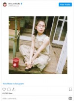 吉岡里帆、デコ出しメガネショット　ラフな装いもかわいい　※「吉岡里帆」インスタグラム