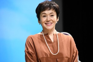 映画『岬のマヨイガ』完成披露試写会に登場した大竹しのぶ