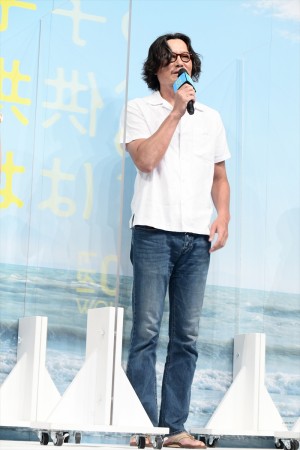 豊川悦司、映画『子供はわかってあげない』完成披露上映会に登場