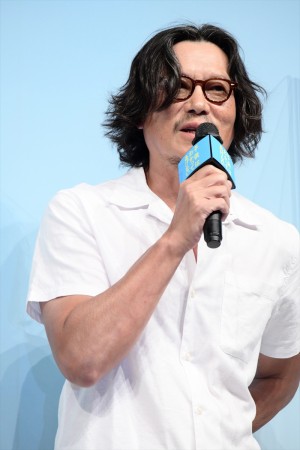 豊川悦司、映画『子供はわかってあげない』完成披露上映会に登場