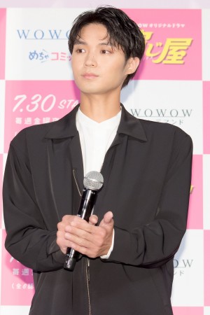 ドラマ『演じ屋』完成報告会見に登場した磯村勇斗