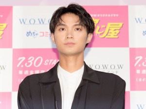 ドラマ『演じ屋』完成報告会見に登場した磯村勇斗