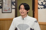 『仮面ライダーリバイス』制作発表記者会見に登場した日向亘