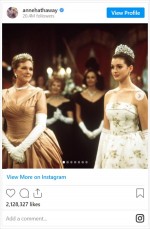 アン・ハサウェイ、『プリティ・プリンセス』20周年を秘蔵ショットでお祝い　※「アン・ハサウェイ」インスタグラム