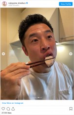 大会前に腹筋がバキバキに仕上がっているなかやまきんに君　※「なかやまきんに君」インスタグラム