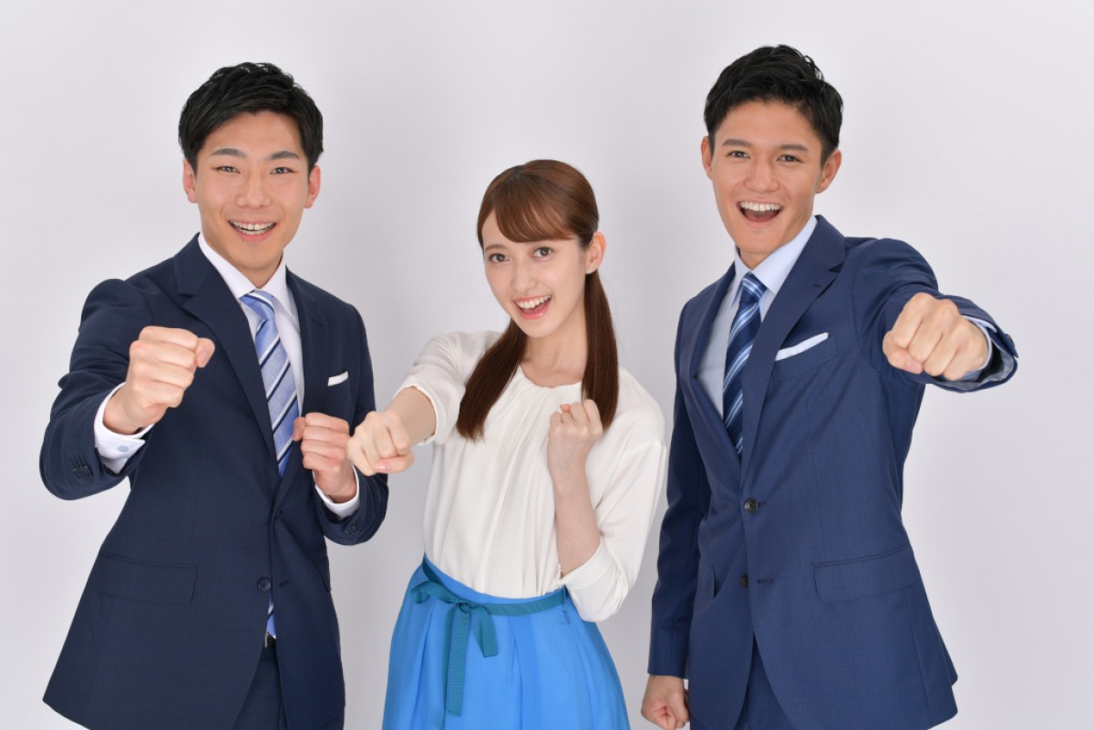 新情報番組『THE TIME′』にレギュラー出演するTBS新人アナウンサーの(左から)小沢光葵・佐々木舞音・高柳光希